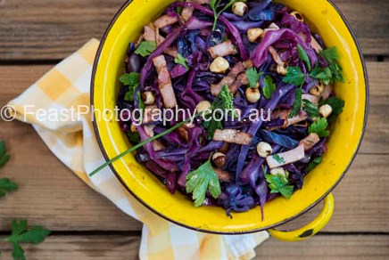 Red cabbage with hazelnuts and bacon