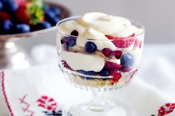 Layered Mascarpone and Berry Christmas Pudding